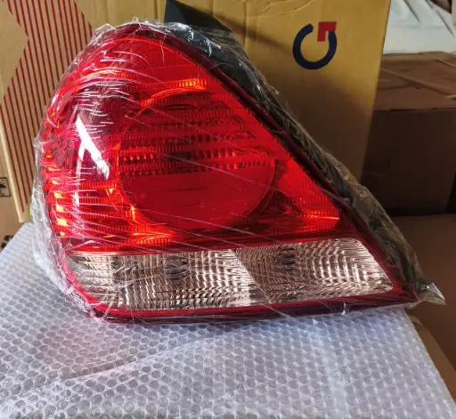 TAIL LAMP SUNNY 2006 LT